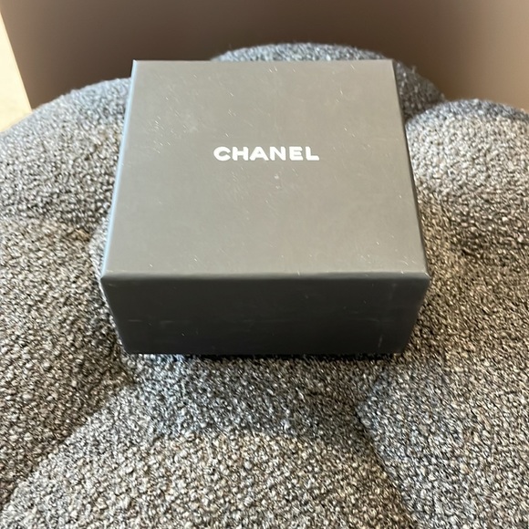 Chanel Bracelet (like new!) - Picture 6 of 6